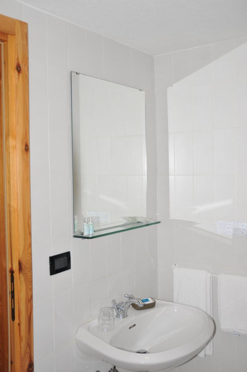 Locanda Delle Miniere Ollomont Exteriör bild
